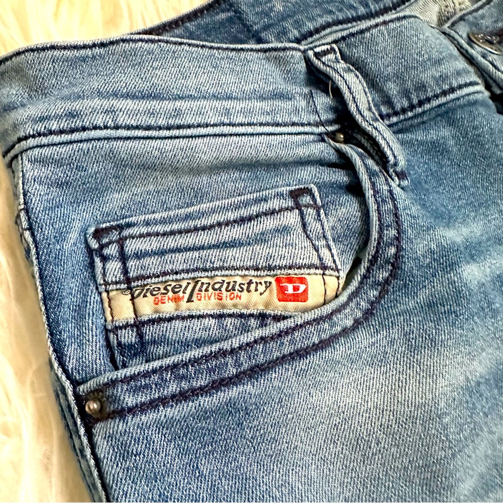 ✨ DIESEL - SUPER  SLIM  SKINNY JEANS